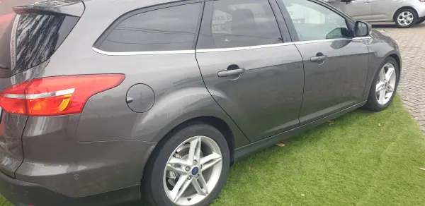 Ford Focus SW 2015 - 10750 EUR, 181000 km - AUTO.MOTO.pt - 181000km - foto 7 de 13