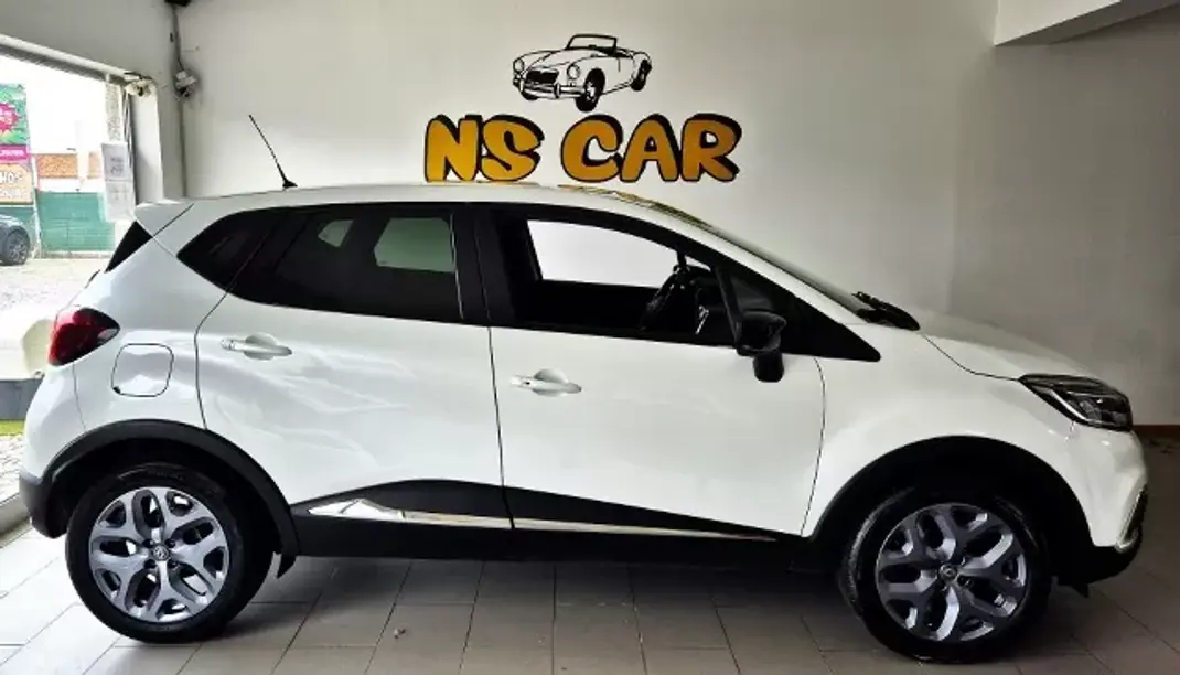 Renault Captur 2018 - 13750 EUR, 50000 km - 50000km - foto 4 de 11