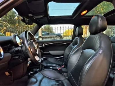 MINI Clubman 2009 - 8500 EUR, 195000 km - AUTO.MOTO.pt - 195000km - foto 9 de 18