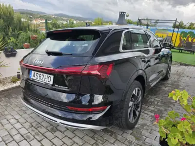 Audi e-tron 2022 - 31750 EUR, 115000 km - AUTO.MOTO.pt - 115000km - foto 35 de 73