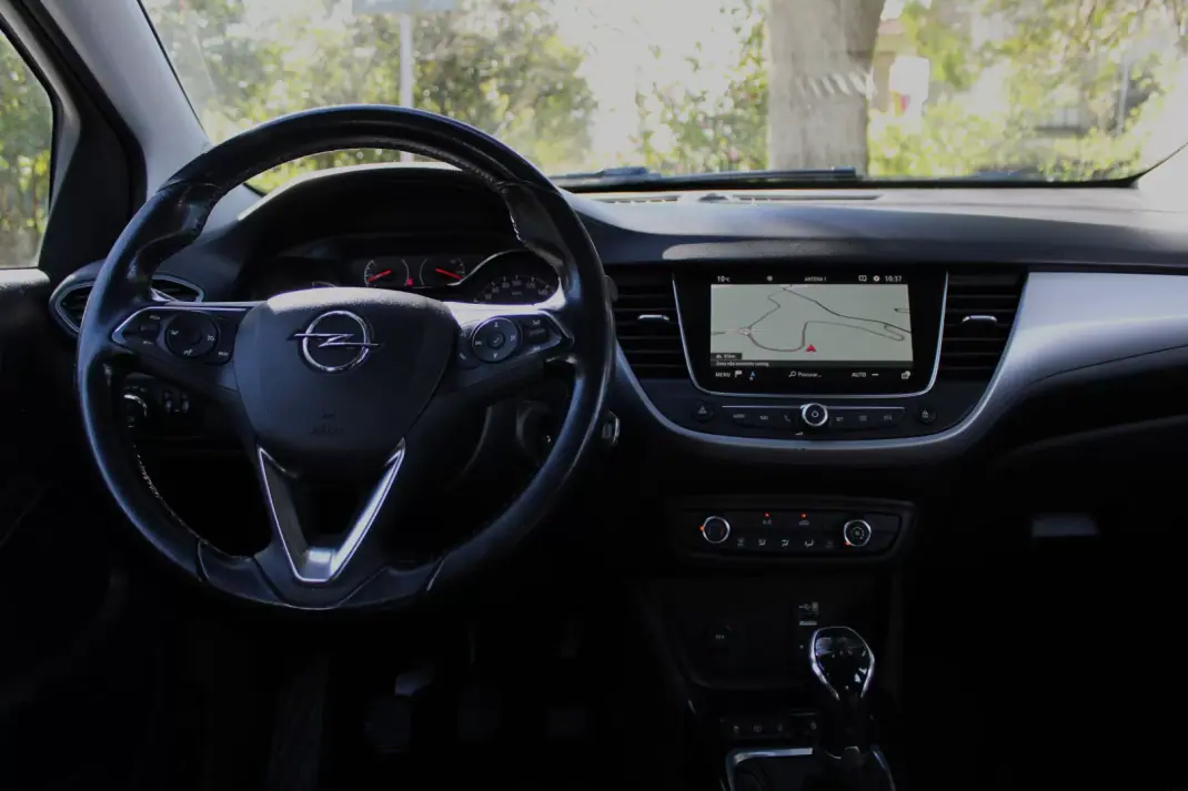 Opel Crossland X 2017 - 12500 EUR, 113439 km - AUTO.MOTO.pt - 113439km - foto 25 de 35