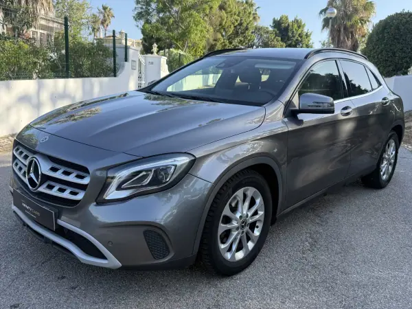 Mercedes-Benz GLA 180 2017 - 20999 EUR, 80000 km - AUTO.MOTO.pt - 80000km - foto 5 de 22