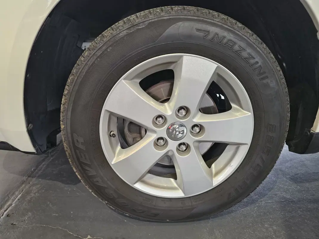 Dodge Journey 2010 - 8800 EUR, 217281 km - 217281km - foto 35 de 37