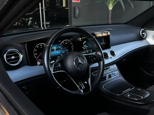 Mercedes-Benz E 300 2023 - 42990 EUR, 56100 km - AUTO.MOTO.pt - 56100km - foto 15 de 33