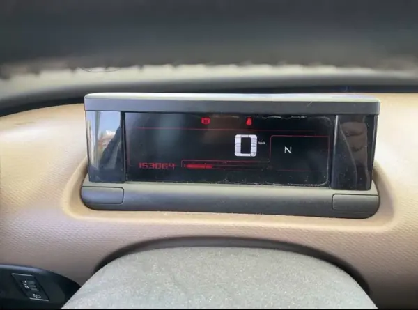 Citroën C4 Cactus e-HDi 92 ETG6 Stop&Start Shine Edition 2015 Diesel — 153 000 km · Ilha da Madeira Citroën C4 Cactus e-HDi 92 ETG6 Stop&Start Shine Edition 2015 Diesel
