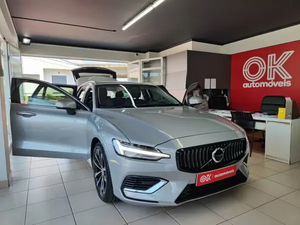 Volvo V60 2024 - 36500 EUR, 69000 km - AUTO.MOTO.pt - 69000km - foto 20 de 35