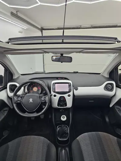 Peugeot 108 2015 - 8650 EUR, 88563 km - AUTO.MOTO.pt - 88563km - foto 48 de 53