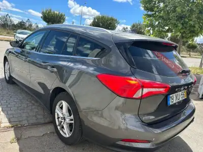 Ford Focus SW 2019 - 17990 EUR, 75880 km - AUTO.MOTO.pt - 75880km - foto 4 de 15