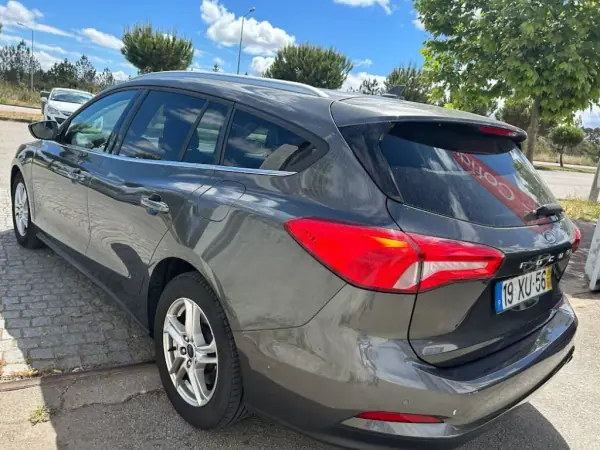 Ford Focus SW 2019 - 16990 EUR, 75880 km - AUTO.MOTO.pt - 75880km - foto 4 de 15