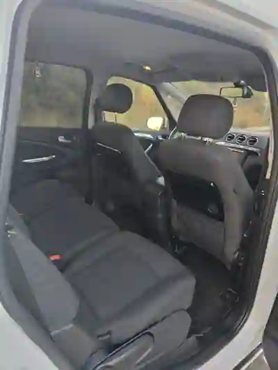 Ford S-Max 2013 - 7780 EUR, 252000 km - foto 3 de 6