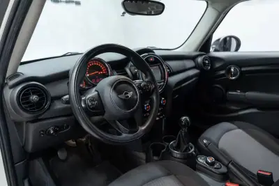 MINI 5 Portas 2017 - 14950 EUR, 89000 km - AUTO.MOTO.pt - 89000km - foto 14 de 36