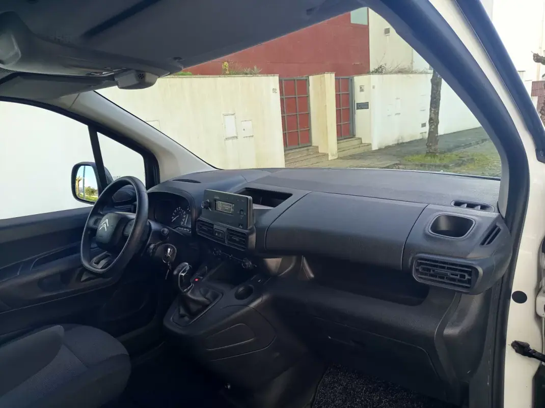 Citroën Berlingo 2019 - 11490 EUR, 48700 km - AUTO.MOTO.pt - 48700km - foto 13 de 15