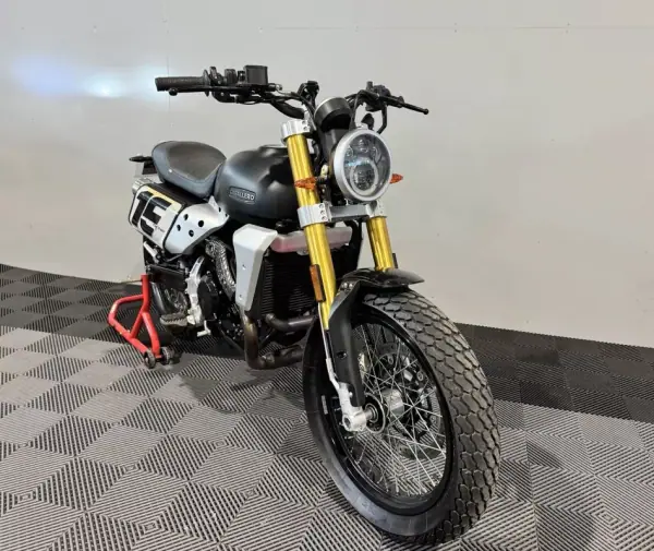 2022 - 5750 EUR, 5500 km - AUTO.MOTO.pt - 5500km - foto 5 de 27