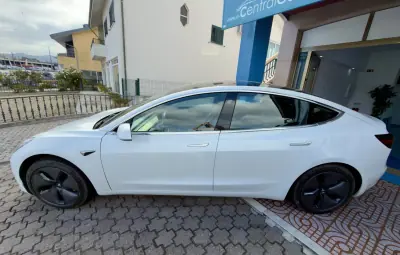 Tesla Model 3 2020 - 27950 EUR, 97000 km - AUTO.MOTO.pt - 97000km - foto 6 de 26