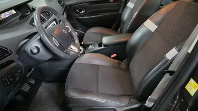 Renault Grand Scénic 2012 - 9990 EUR, 188000 km - AUTO.MOTO.pt - 188000km - foto 12 de 26