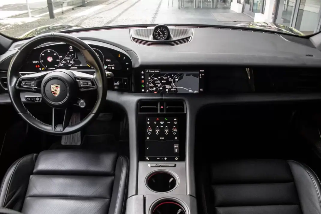 Porsche Taycan 2021 - 59890 EUR, 67644 km - AUTO.MOTO.pt - 67644km - foto 40 de 50