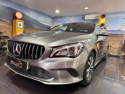Mercedes-Benz CLA 180 2018 - 21500 EUR, 179900 km - AUTO.MOTO.pt - 179900km - foto 3 de 25