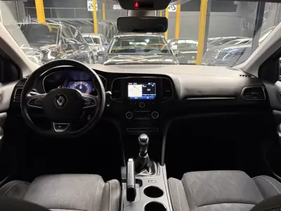 Renault Mégane 2021 - 13990 EUR, 174865 km - AUTO.MOTO.pt - 174865km - foto 12 de 27