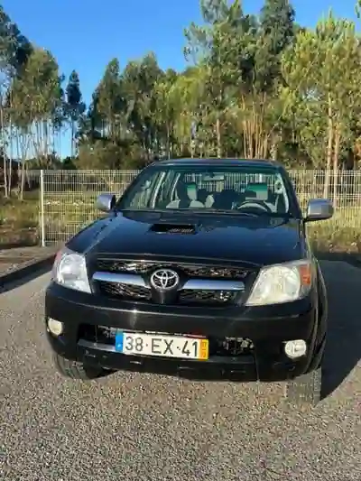 Toyota Hilux 2007 - 23000 EUR, 232000 km - 232000km - foto 1 de 6