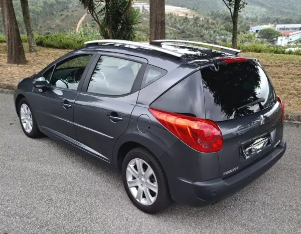 Peugeot 207 SW 2008 - 7550 EUR, 104700 km - 104700km - foto 6 de 10