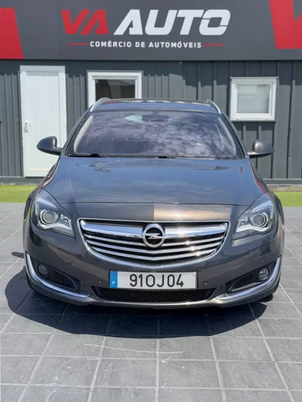 Opel Insignia Sports Tourer 2014 - 8900 EUR, 201000 km - AUTO.MOTO.pt - 201000km - foto 2 de 13