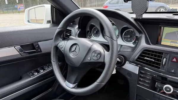 Mercedes-Benz E 250 2010 - 17000 EUR, 0 km - AUTO.MOTO.pt - foto 33 de 56