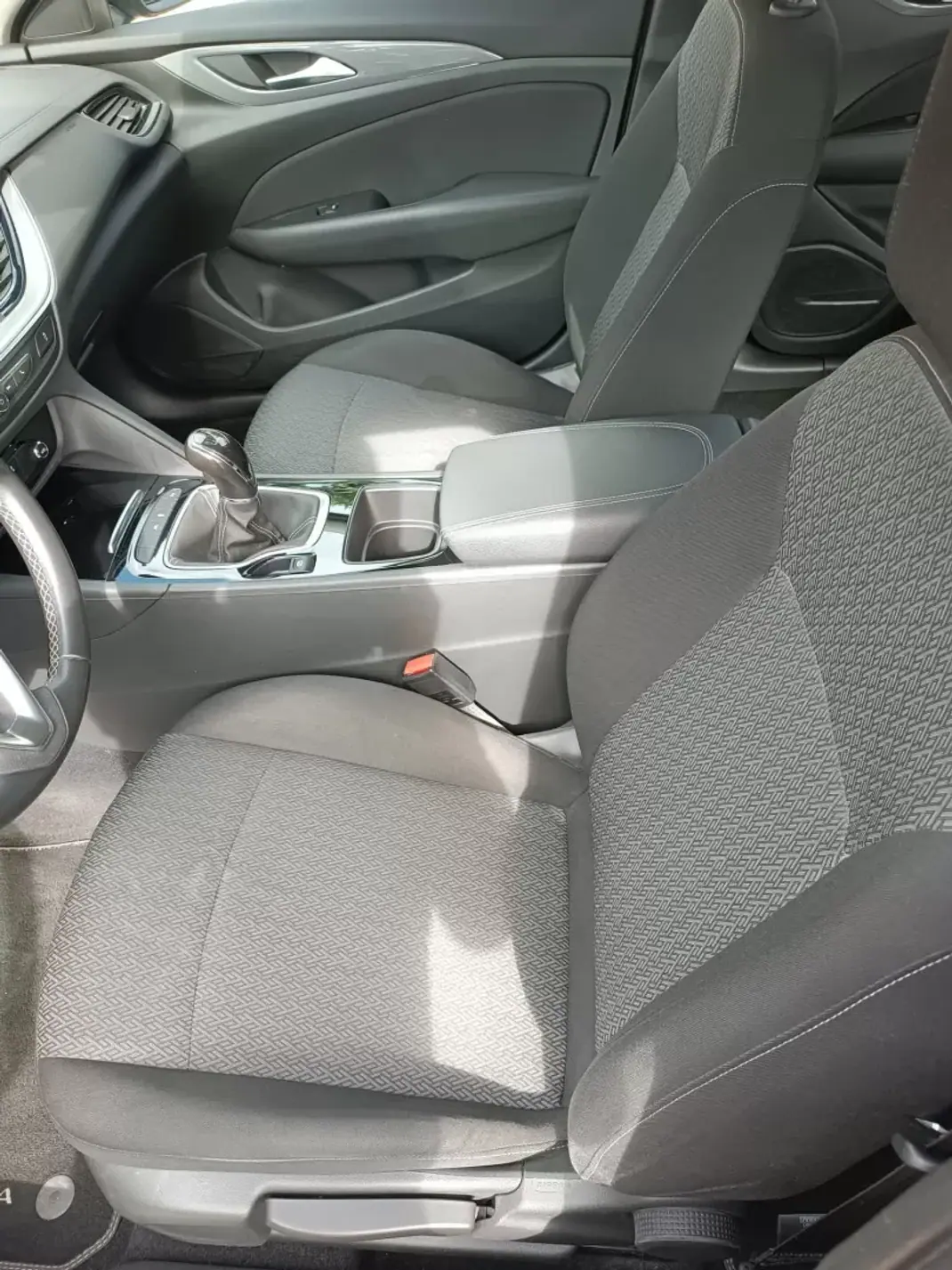 Opel Insignia Sports Tourer 2020 - 13000 EUR, 208000 km - 208000km - foto 11 de 19
