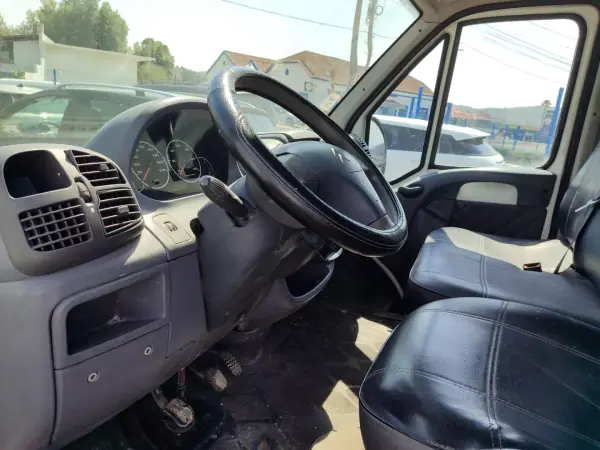 Citroën 2005 - 12000 EUR, 214000 km - AUTO.MOTO.pt - 214000km - foto 7 de 12