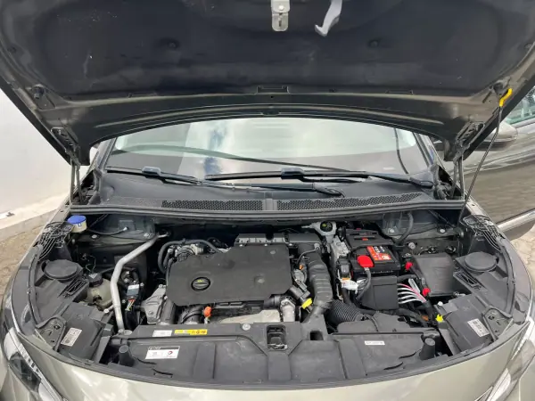 Peugeot 5008 2019 - 21500 EUR, 148372 km - AUTO.MOTO.pt - 148372km - foto 8 de 8