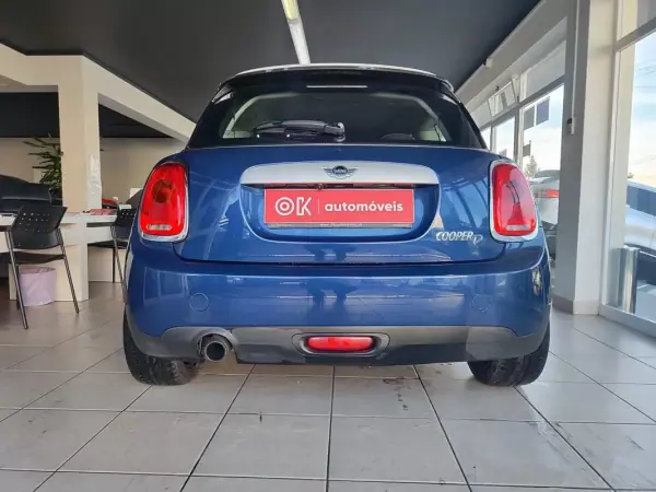 MINI Cooper 2014 - 11100 EUR, 166000 km - AUTO.MOTO.pt - 166000km - foto 8 de 37