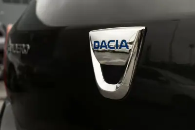 Dacia Sandero 2019 - 6900 EUR, 298960 km - AUTO.MOTO.pt - 298960km - foto 8 de 21