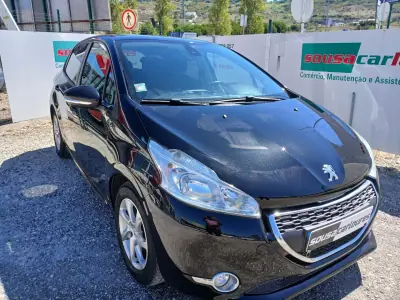 Peugeot 208 2014 - 7750 EUR, 84840 km - 84840km - foto 6 de 25