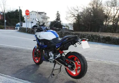 BMW F 900 XR 2025 - 15800 EUR, 100 km - AUTO.MOTO.pt - 100km - foto 16 de 24