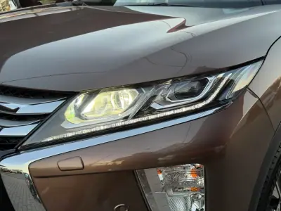 Mitsubishi Eclipse Cross 2019 - 21750 EUR, 89000 km - AUTO.MOTO.pt - 89000km - foto 5 de 24