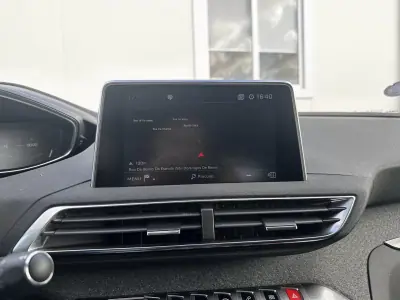 Peugeot 3008 2019 - 15990 EUR, 97900 km - AUTO.MOTO.pt - 97900km - foto 16 de 31