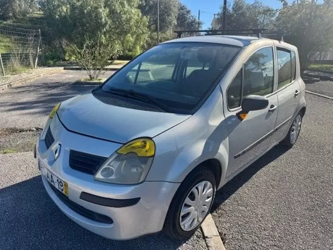 Renault Modus 2005 - 2500 EUR, 284633 km - AUTO.MOTO.pt - 284633km - foto 8 de 17