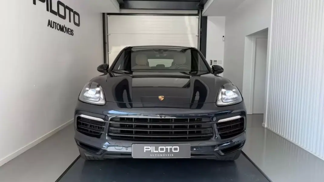 Porsche Cayenne 2019 - 59990 EUR, 87906 km - 87906km - foto 28 de 33