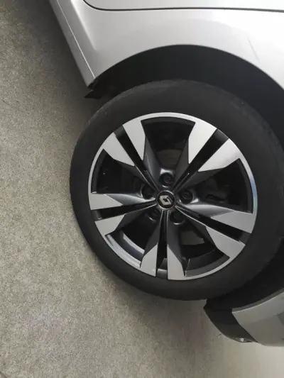 Renault Mégane 2019 - 17900 EUR, 96000 km - AUTO.MOTO.pt - 96000km - foto 27 de 27