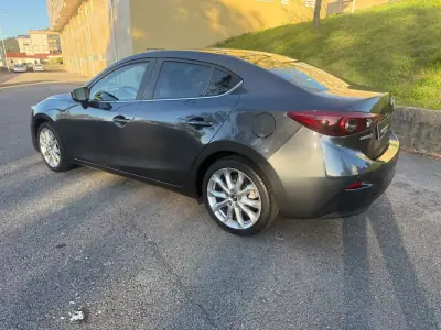 Mazda 3 2016 - 9800 EUR, 223000 km - AUTO.MOTO.pt - 223000km - foto 6 de 29
