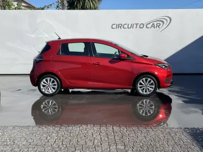 Renault Zoe 2020 - 15250 EUR, 74811 km - AUTO.MOTO.pt - 74811km - foto 7 de 38