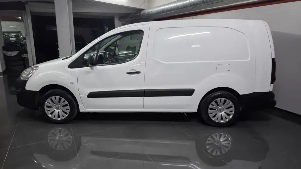 Citroën Berlingo 1.6 Bluehdi L2 100 cv longa C Iva 2018 - 14990 EUR, 84000 km - AUTO.MOTO.pt - 84000km - foto 11 de 15