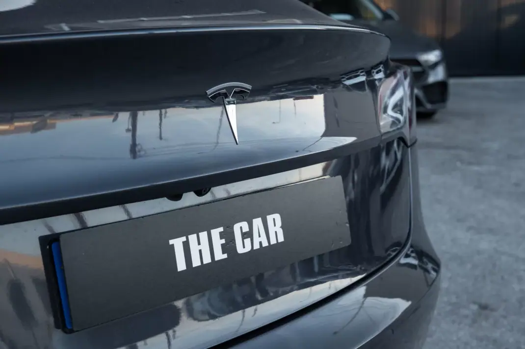 Tesla Model 3 2021 - 24999 EUR, 205000 km - 205000km - foto 7 de 26