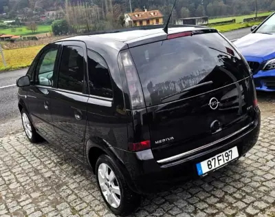 Opel Meriva 2008 - 5000 EUR, 340000 km - AUTO.MOTO.pt - 340000km - foto 16 de 18