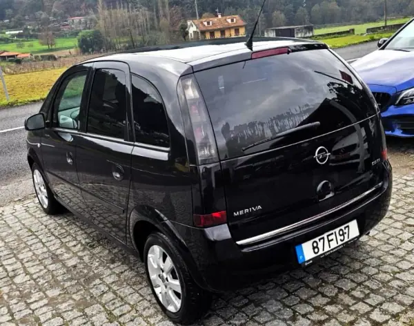 Opel Meriva 2008 - 5000 EUR, 340000 km - AUTO.MOTO.pt - 340000km - foto 16 de 18