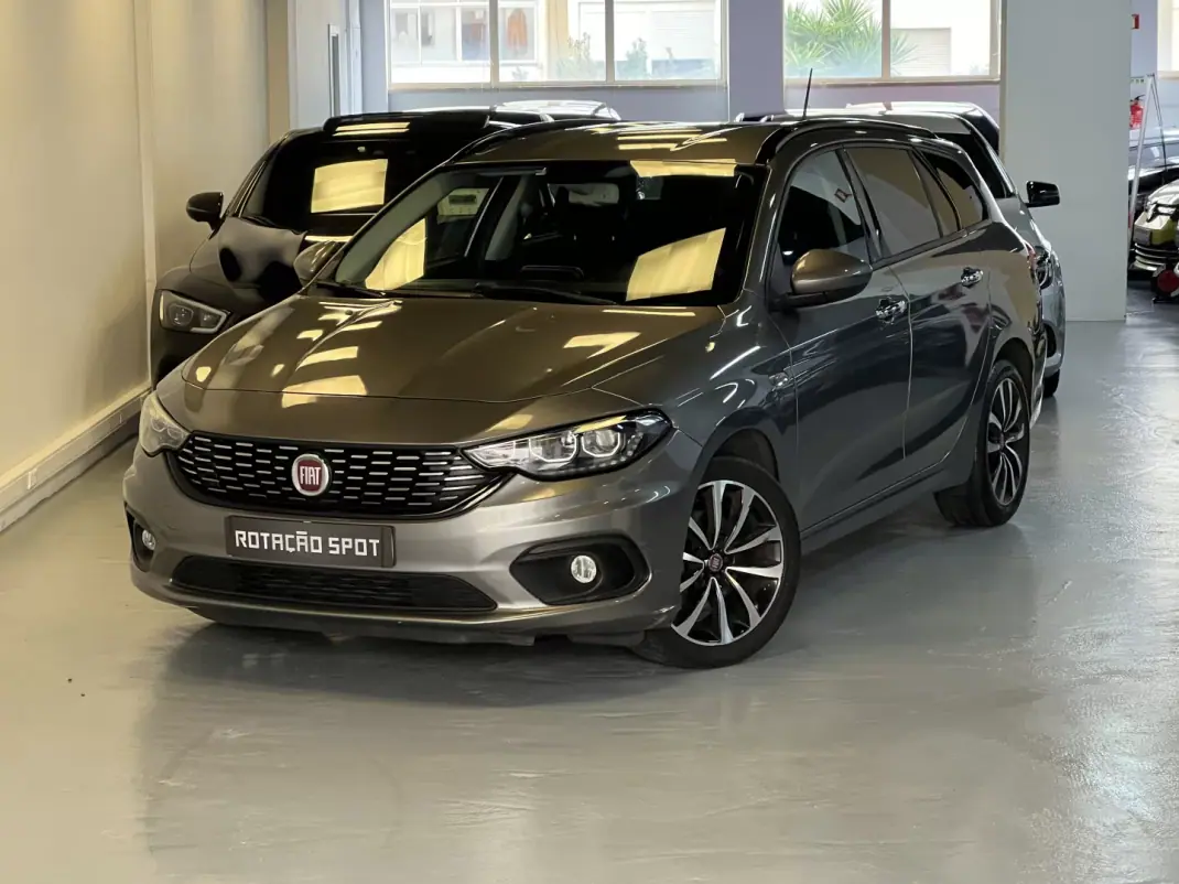 Fiat Tipo Station Wagon 2017 - 9490 EUR, 120000 km - AUTO.MOTO.pt - 120000km - foto 1 de 30