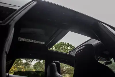 Porsche Macan 2025 - 83990 EUR, 15400 km - AUTO.MOTO.pt - 15400km - foto 43 de 49