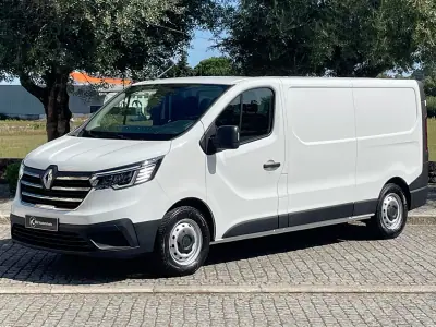Renault Trafic 2023 - 22900 EUR, 48000 km - 48000km - foto 2 de 40