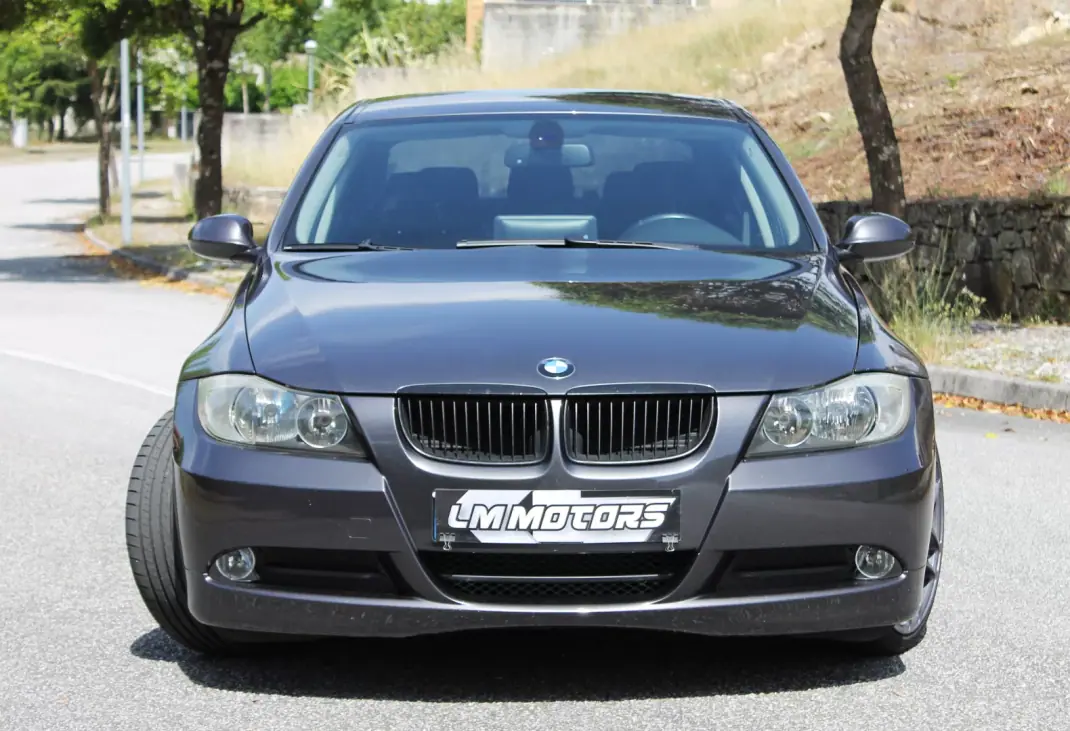BMW 320 2008 - 8990 EUR, 338000 km - AUTO.MOTO.pt - 338000km - foto 3 de 35