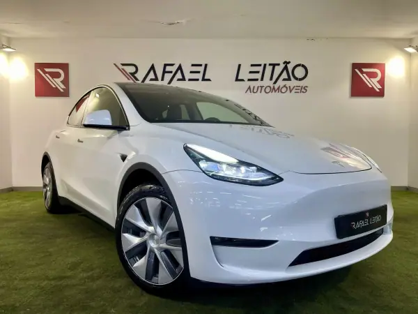 Tesla Model Y 2023 - 39500 EUR, 48000 km - 48000km - foto 7 de 43