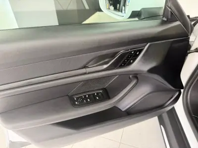 Porsche Taycan 2023 - 67000 EUR, 46411 km - 46411km - foto 19 de 28